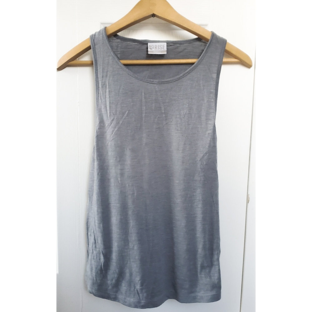 Rise tank with open back